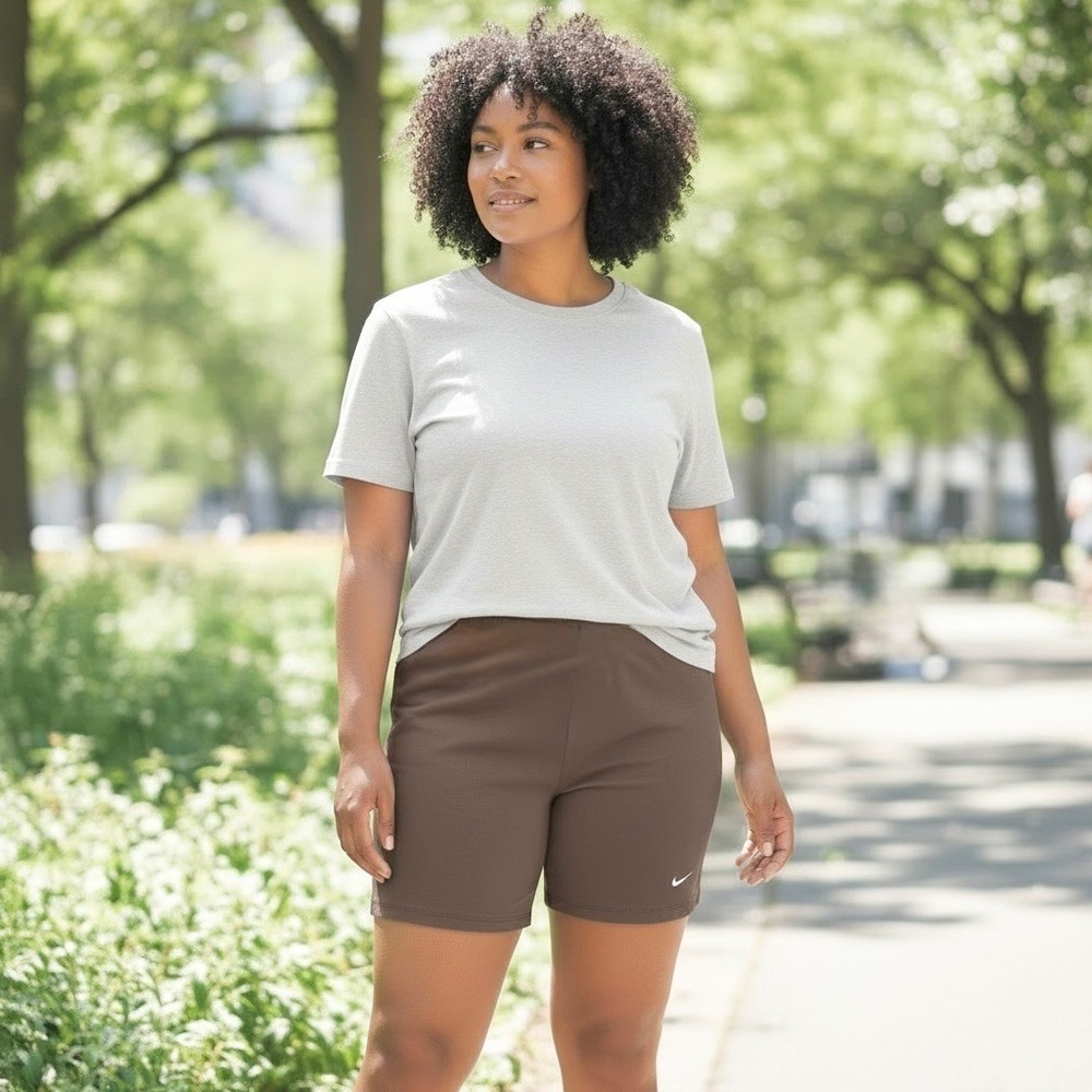 Nike Women's Pull-on Brown Tight Fit Mid Rise Stretch Shorts 2X Short Length NWT